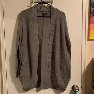 SALE - AMERICAN EAGLE OUTFITTERS CARDIGAN